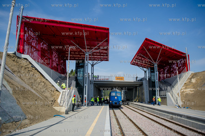 Gdansk. Cwiczenia Strazy Pozarnej na nowo budowanym...