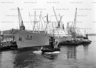 Statek Qianjin w porcie gdyńskim.
1966
0004764z_1966
Fot....