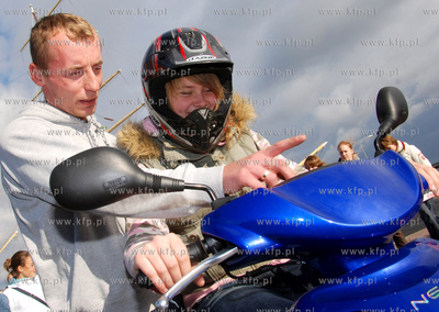 Gimnazjum nauki jazdy na skuterach rozpoczelo zajecia...