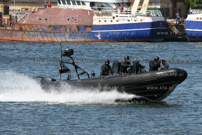 Gdynia, Juwenalia i pokaz ataku na okret ORP "GROM"...