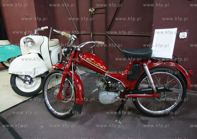 Muzeum Techniki i Komunikacji - Zajezdnia Sztuki w...