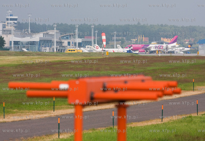 Gdansk, Rebiechowo. Nz. Port Lotniczy im. Lecha Walesy.
06.07.2009
fot....