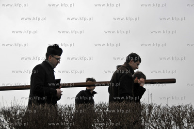 Droga krzyzowa na Gorze Jana Pawla II w Pelplinie pod...