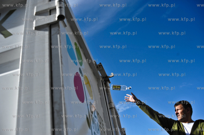 Akcja promocji segregowania smieci poparta mi. przez...