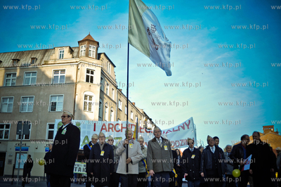 I Archidiecezjalny Marsz dla Zycia i Rodzin w obronie...