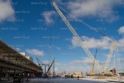 Budowa nowego terminala pasazerskiego T2 na lotnisku...