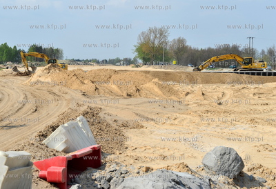 Budowa autostrady A1 na odcinku Torun - Strykow. 25.04.2011...