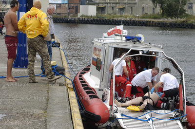 W porcie morskim w Ustce utonal pletwonurek, ktory...