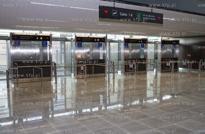 Lotnisko im Lech Walesy w Gdansku - Rebiechowie. Nowo...