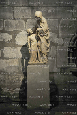 Paryż Wyspa Cite z Placem Św Jana Pawla II.  Katedra...