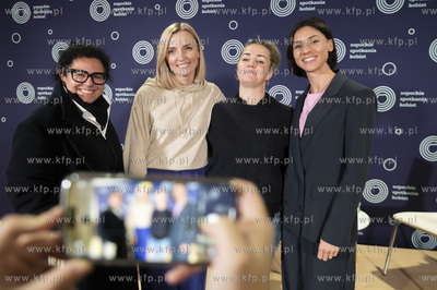 Sopoteka. Sopockie Spotkania Kobiet.  W spotkaniu uczestniczyly:...