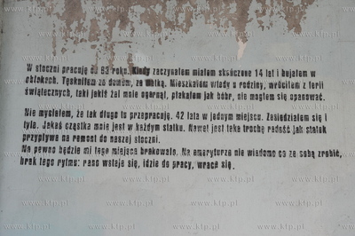 Na murach bylej Stoczni Gdanskiej widnieja w postaci...