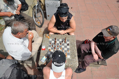 Sobota na molo w Gdansku Brzeznie. Partyjka szachow...