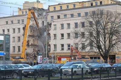 Wyburzanie dawnego Domu Towarowego PDT a obecnie Galerii...