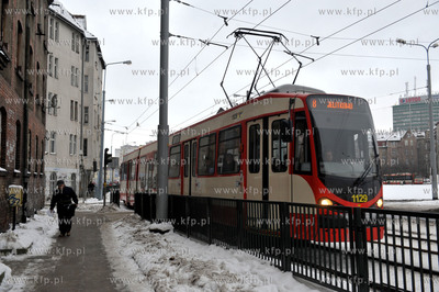 Gdansk. Tramwaj i listonosz na ul. Jana z Kolna. 18.01.2013...