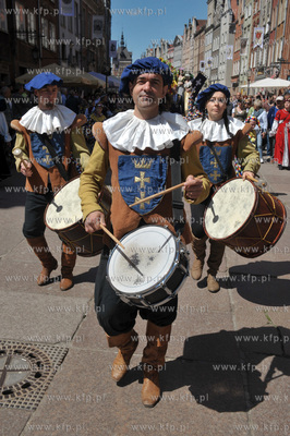 Gdansk. Swieto Miasta. Parada i inscenizacja  na ul....