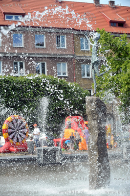 Gdansk Dolny Wrzeszcz. Festyn na placu Jozefa Wybickiego...