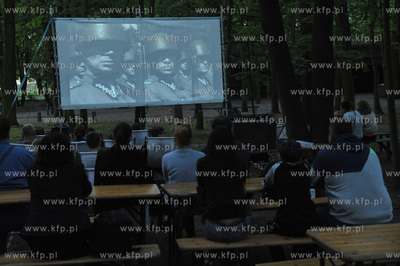 Kino letnie na Westerplatte zorganiowane przy wartowni...