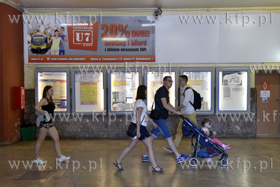 Dworzec podmiejski i peron SKM w Gdyni. 11.05.2018...