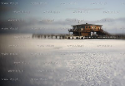 Puck. Zamarznieta Zatoka Pucka. 14.01.2010 fot. Krzysztof...