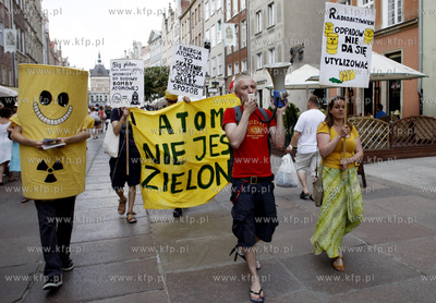 Gdansk.Demonstracja przeciwnikow budowy elektrowni...