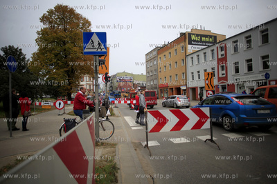 Gdansk. Utrudnienia w ruchu pieszym i samochodowym...