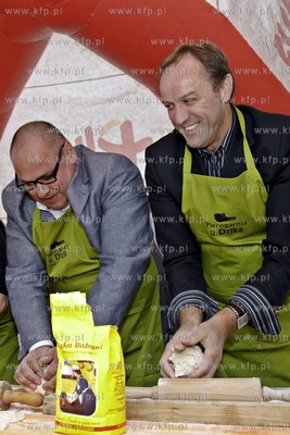 XI Gdanskie Swieto Pieroga na Targu Weglowym. Zawody...