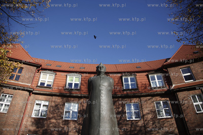 Pomnik ks. Bronislawa Komorowskiego w Gdansku Wrzeszczu.
26.10.2012
fot....