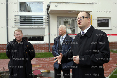 Uroczystosc oficjalnego przekazania nowych budynkow...