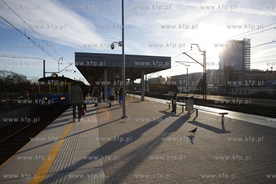 Peron kolejki SKM Gdansk Wrzeszcz. 29.11.2013 fot....