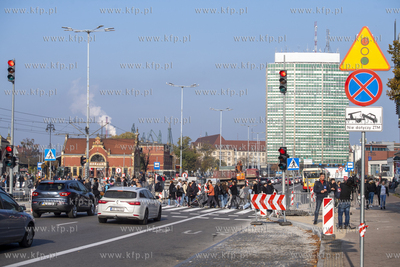 Wstępne otwarcie naziemnego przejścia dla pieszych...