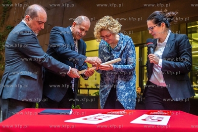Konferencja prasową podsumowującą odbiór nagrody...