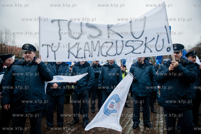 Gdansk. Pikieta Federacji Zwiazkow Zawodowych Sluzb...