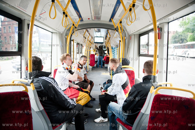 Gdansk. Niemieccy, Greccy i Polscy kibice udajacy sie...