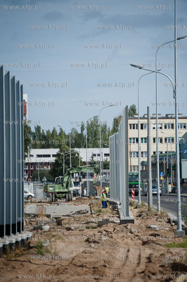 Gdansk. Wznowione po kilku miesiecznej przerwie, prace...