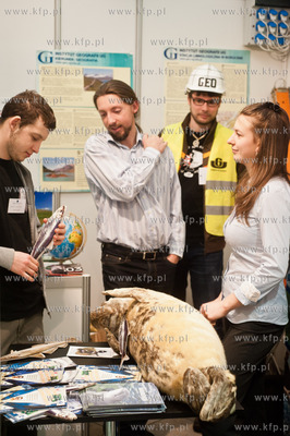 Uniwersytet Gdanski. Wydzial Prawa i Administracji....