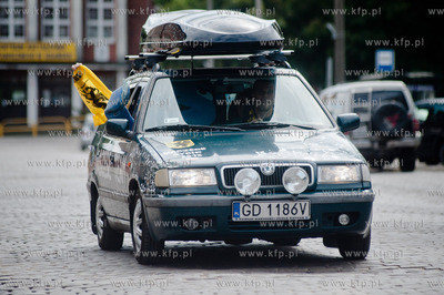 Gdansk. Parking przed Urzedem Marszalkowskim. Marszalek...