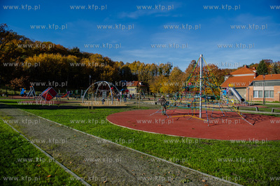 Gdansk. Jesienne, sloneczne przedpoludnie w Parku Orunskim.
Nz...