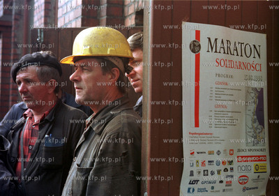 Wiec w Stoczni Gdanskiej po odrzuceniu przez sad zazalania...