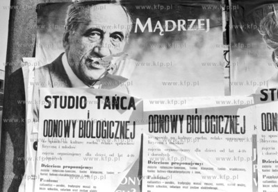 Pozostalosci po kampanii wyborczej do parlamentu w...