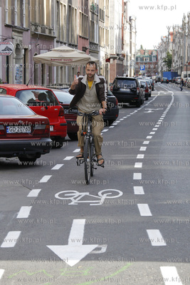 Nowa sciezka rowerowa na ul. Ogarnej w Gdansku. Mozna...