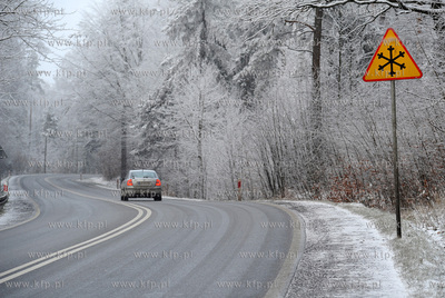 Zimowa aura na drodze krajowej nr 20, Koscierzyna -...