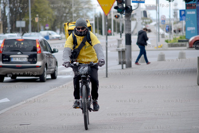 Ulice Gdyni w czasie epidemii koronawirusa COVID-19....