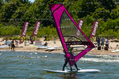 Plaza w Sopocie, przy Sopockim Klubie Zeglarskim. Briefing...