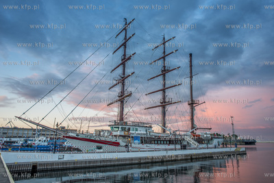 Gdynia wieczorem, Le Quy Don. 20.09.2015 fot. Wojtek...