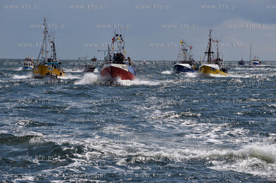 Morska Pielgrzymka Rybakow na odpust Sw. Apostolow...