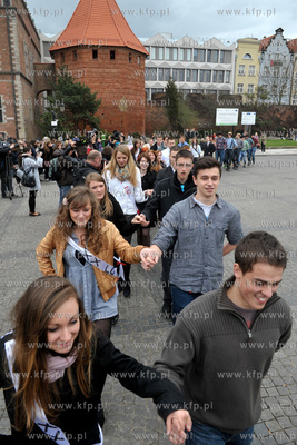 Gdansk. Targ weglowy. I Miejski Polonez Maturzystow....