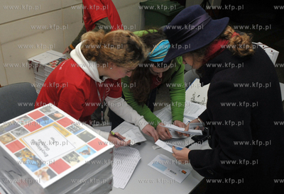 Uroczysta inauguracja Encyklopedii Gdańskiej. We foyer...