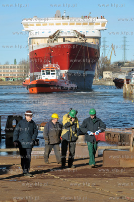 Stocznia Gdansk. Pochylnia B1. Wodowanie promu pasazersko-samochodowego...