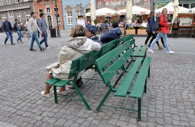 Wedrujace lawki czyli prototypowanie lub inaczej badanie...